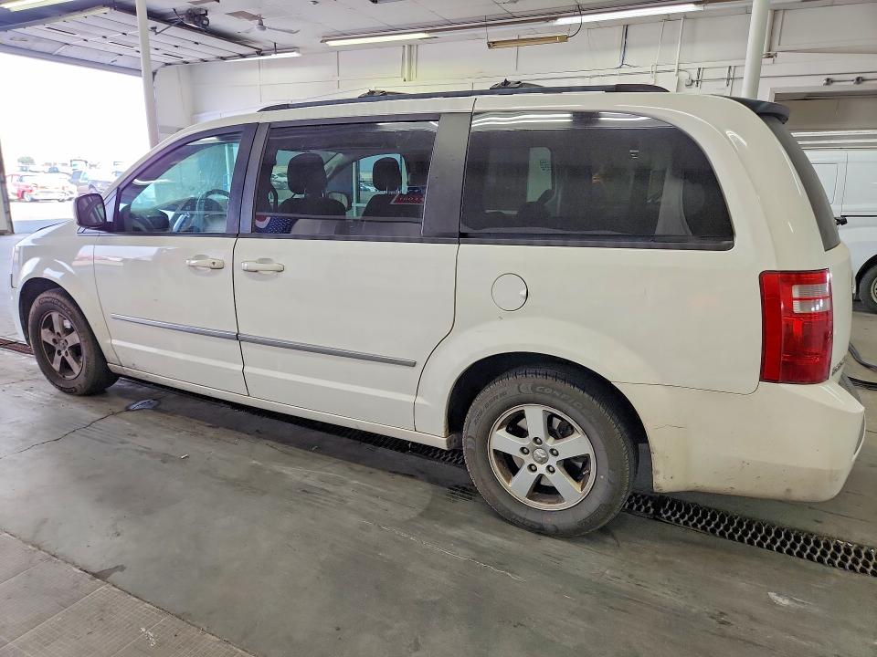 Photo 2 from auction – 2010 DODGE GRAND CARAVAN with VIN 2D4RN5D15AR405435