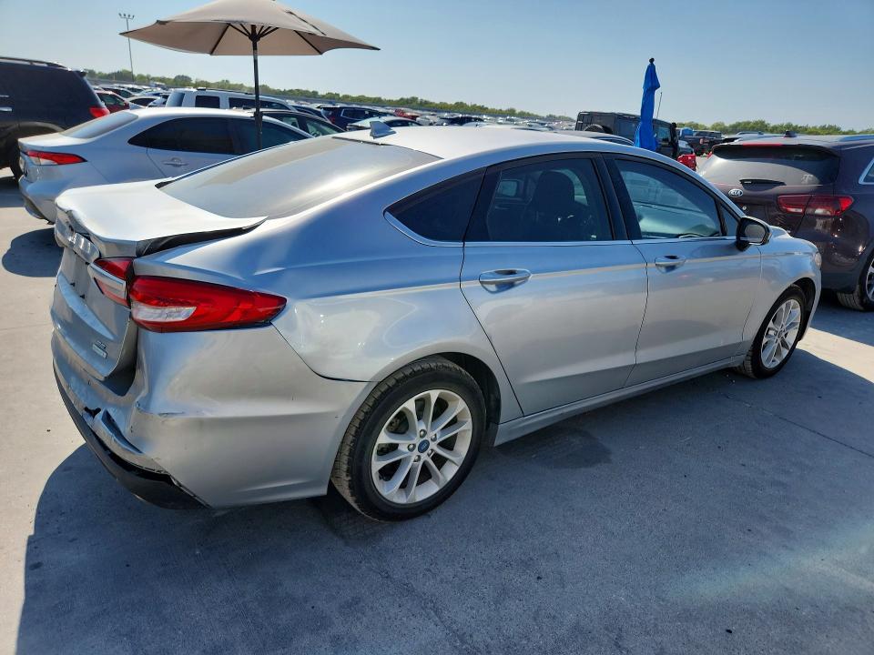 Photo 3 from auction – 2020 FORD FUSION with VIN 3FA6P0HDXLR248523