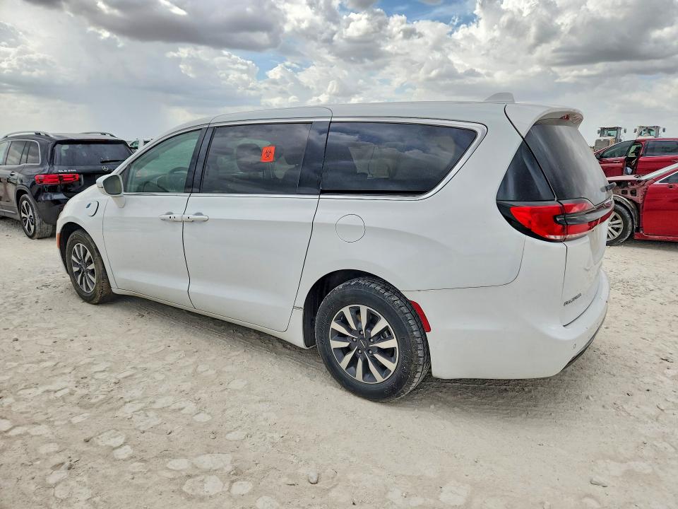 Photo 2 from auction – 2022 CHRYSLER PACIFICA with VIN 2C4RC1L74NR173840