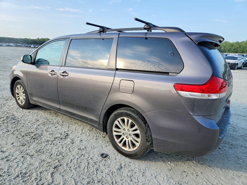 Photo 2 from auction – 2013 TOYOTA SIENNA with VIN 5TDYK3DC8DS399472