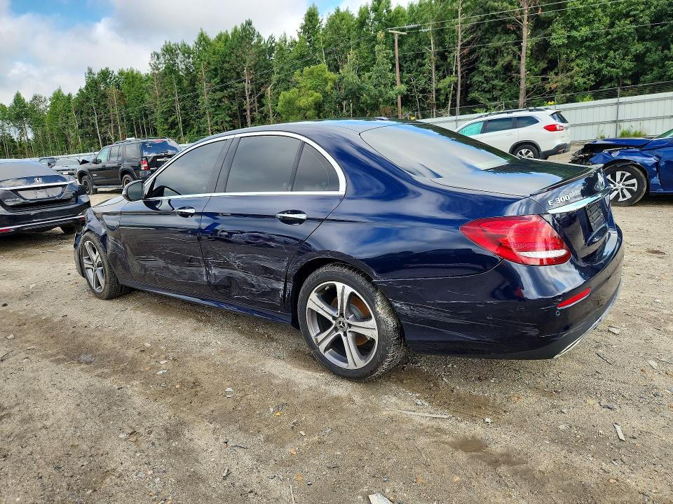 Снимка 2 от търг – 2018 MERCEDES-BENZ E с VIN WDDZF4KB3JA360778