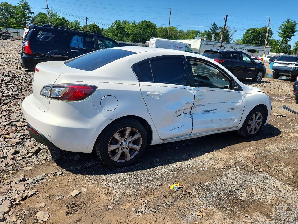Photo 3 from auction – 2011 MAZDA 3 with VIN JM1BL1VF0B1452448