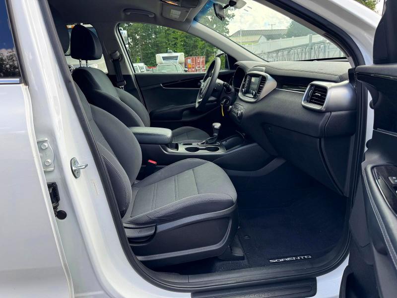 Photo 10 from auction – 2019 KIA SORENTO with VIN 5XYPGDA31KG450666