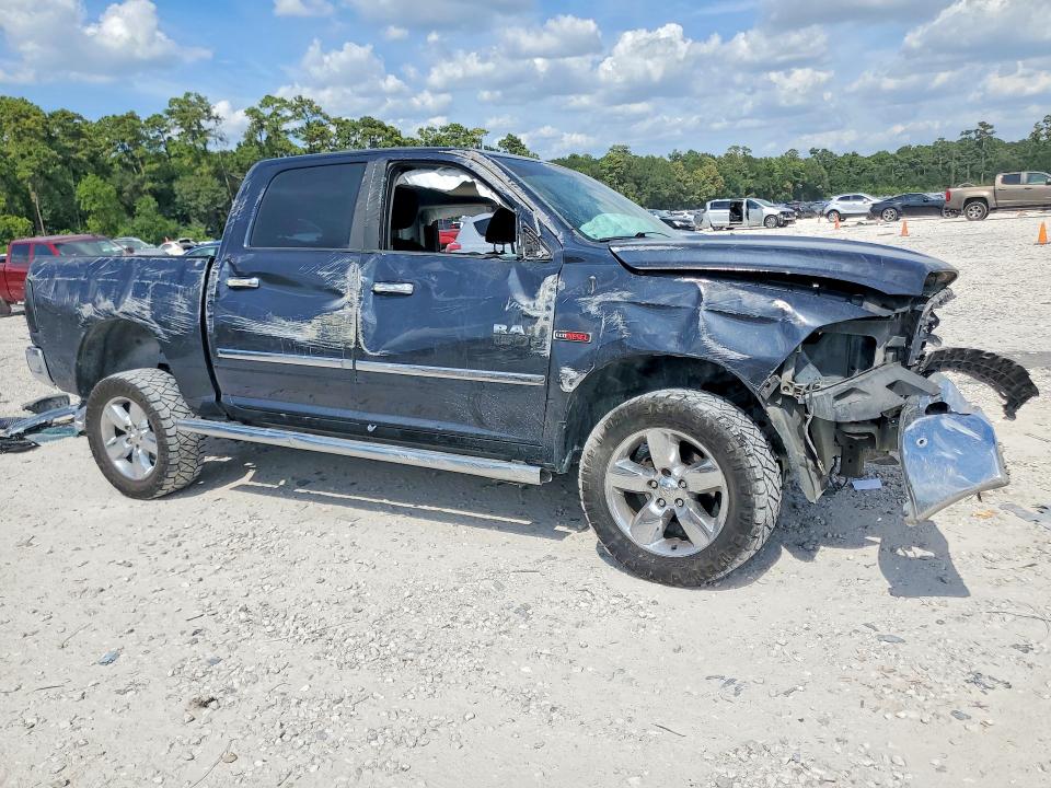 Снимка 4 от търг – 2015 RAM 1500 с VIN 1C6RR6LM1FS677027