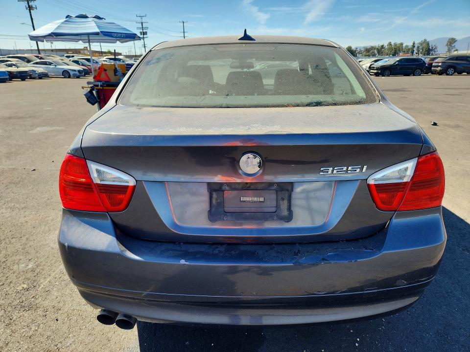 Photo 6 from auction – 2006 BMW 325 with VIN WBAVB13586KX40631