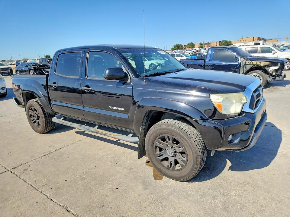 Photo 4 from auction – 2015 TOYOTA TACOMA with VIN 5TFLU4EN2FX138202