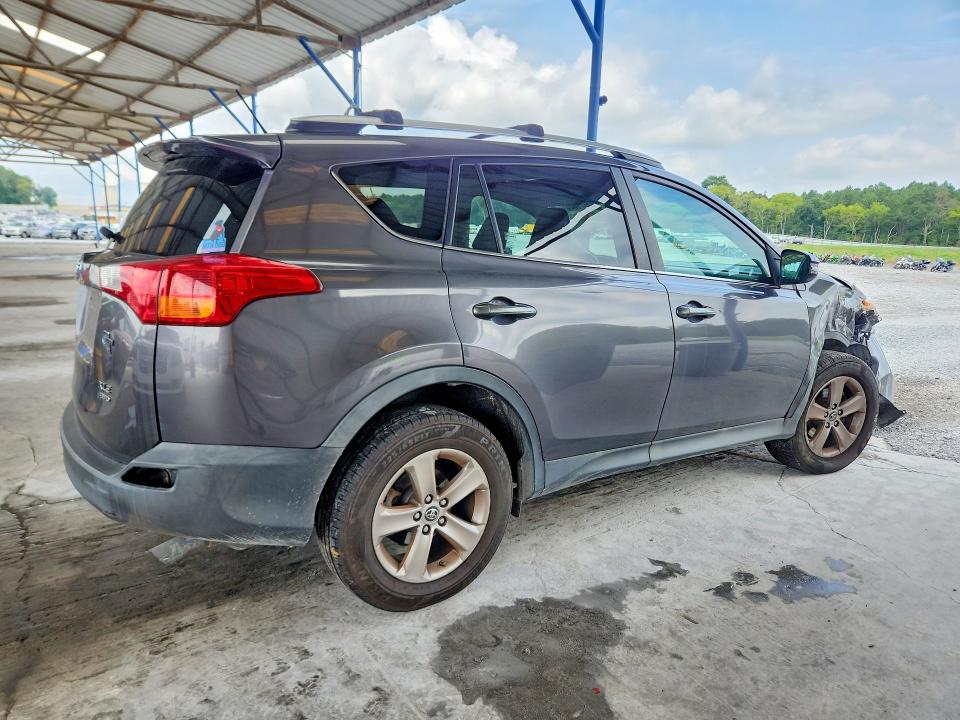 Photo 3 from auction – 2015 TOYOTA RAV4 with VIN 2T3RFREV4FW303432
