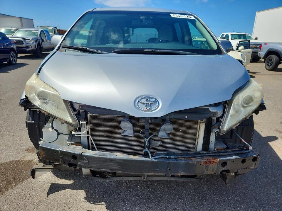 Photo 5 from auction – 2015 TOYOTA SIENNA with VIN 5TDKK3DC2FS532140