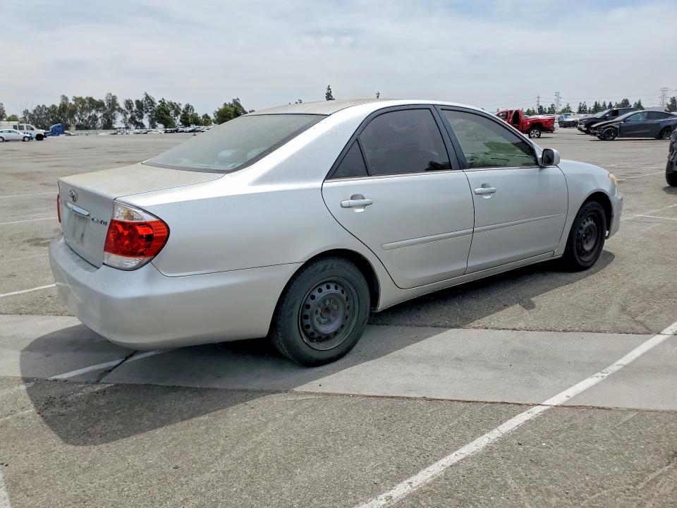 Photo 3 from auction – 2005 TOYOTA CAMRY with VIN 4T1BE32KX5U012808
