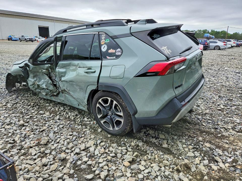 Photo 2 from auction – 2019 TOYOTA RAV4 with VIN 2T3J1RFV0KW012527