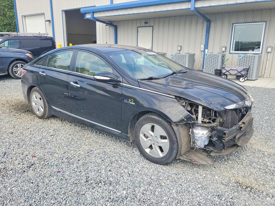 Photo 4 from auction – 2012 HYUNDAI SONATA with VIN KMHEC4A47CA044397