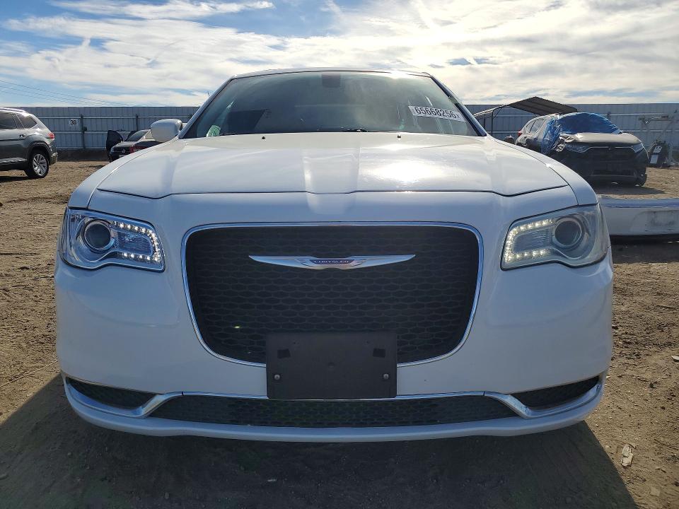 Photo 5 from auction – 2015 CHRYSLER 300 with VIN 2C3CCAAG9FH814193