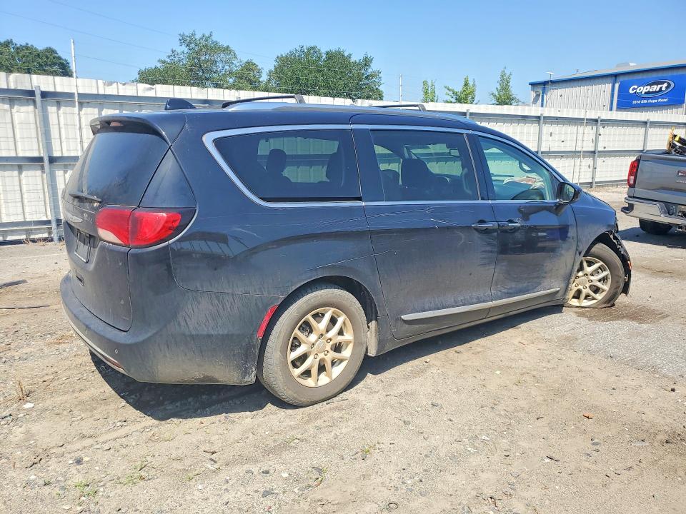 Photo 3 from auction – 2020 CHRYSLER PACIFICA with VIN 2C4RC1BG7LR271548