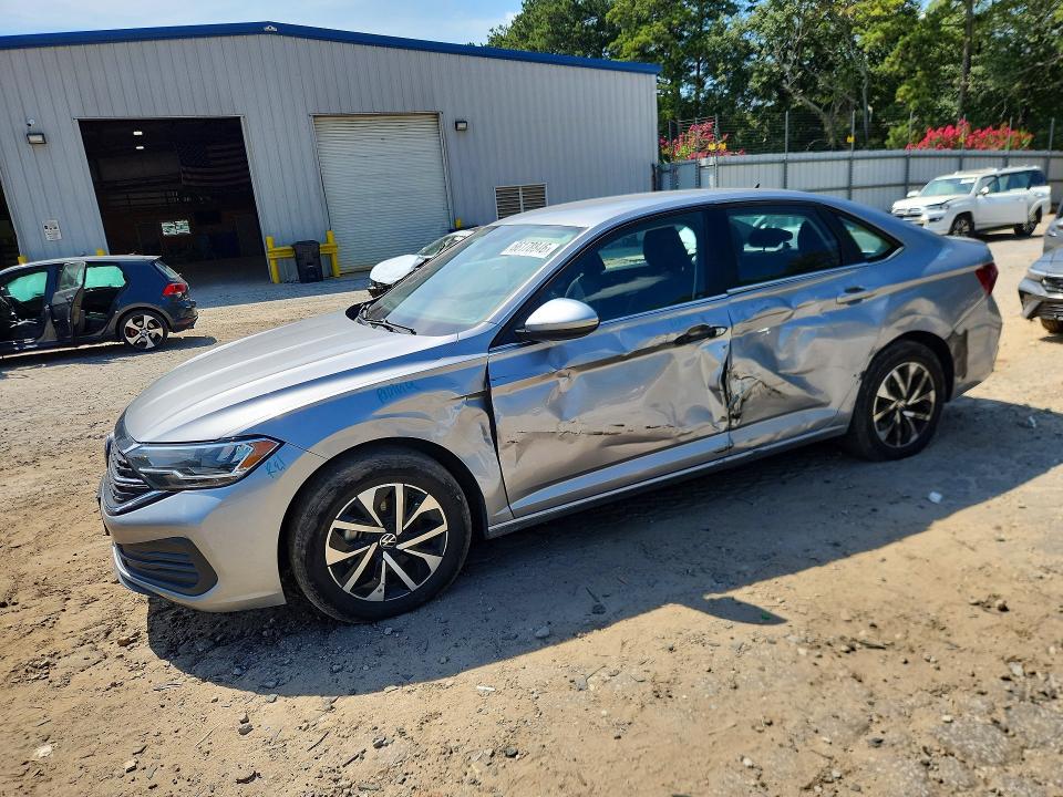 Photo 1 from auction – 2024 VOLKSWAGEN JETTA with VIN 3VW5M7BU1RM002785
