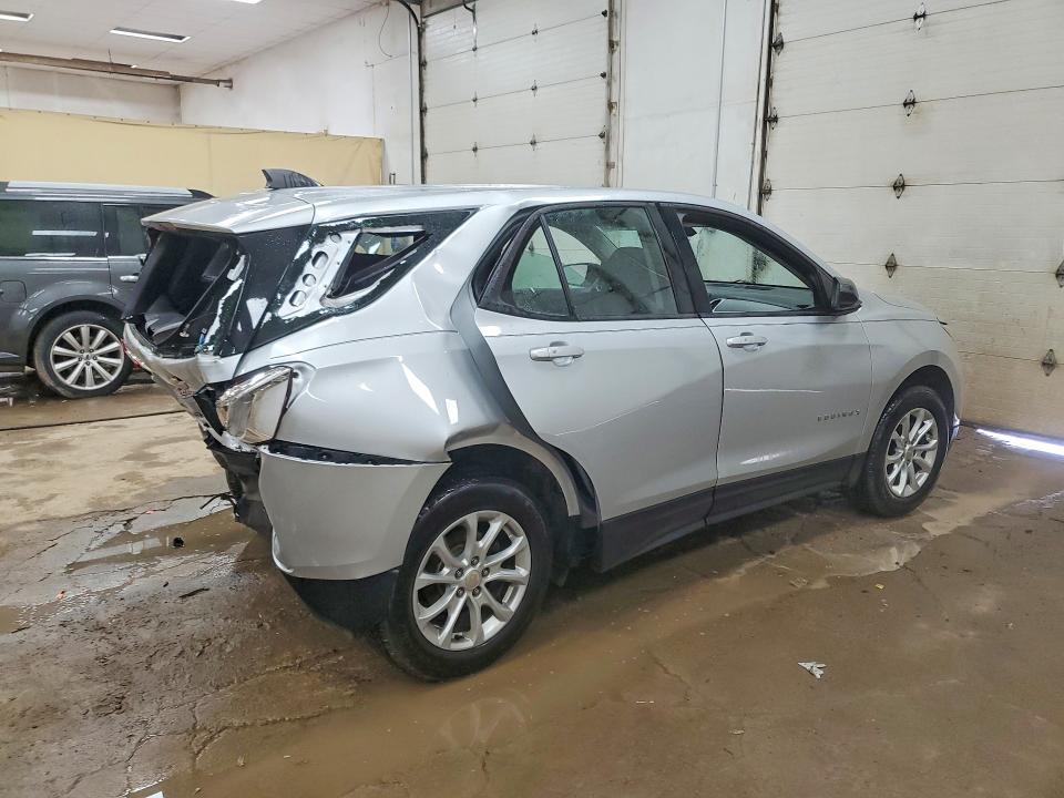 Photo 3 from auction – 2019 CHEVROLET EQUINOX with VIN 2GNAXHEV3K6271400