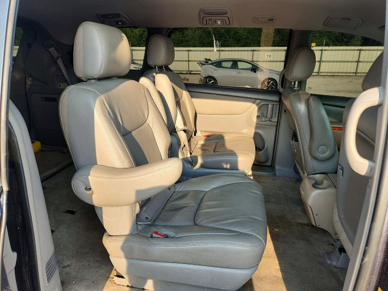 Photo 11 from auction – 2006 TOYOTA SIENNA with VIN 5TDZA22C96S521814