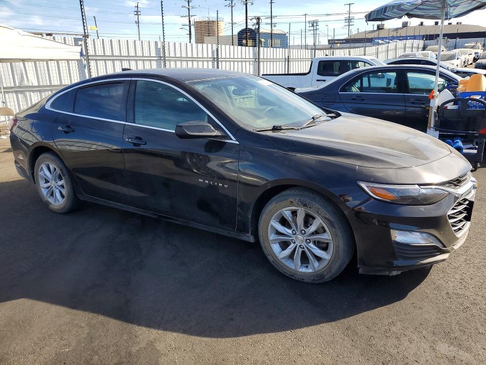 Снимка 4 от търг – 2019 CHEVROLET MALIBU с VIN 1G1ZD5ST5KF176874