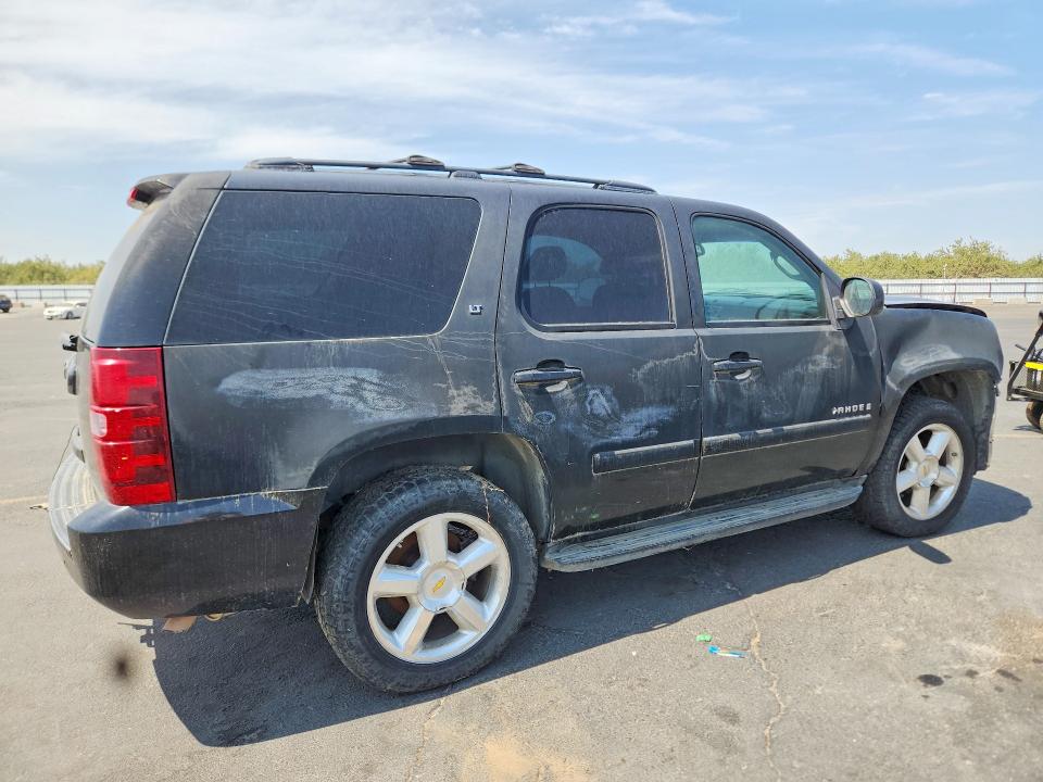 Photo 3 from auction – 2007 CHEVROLET TAHOE with VIN 1GNFC13077R382477