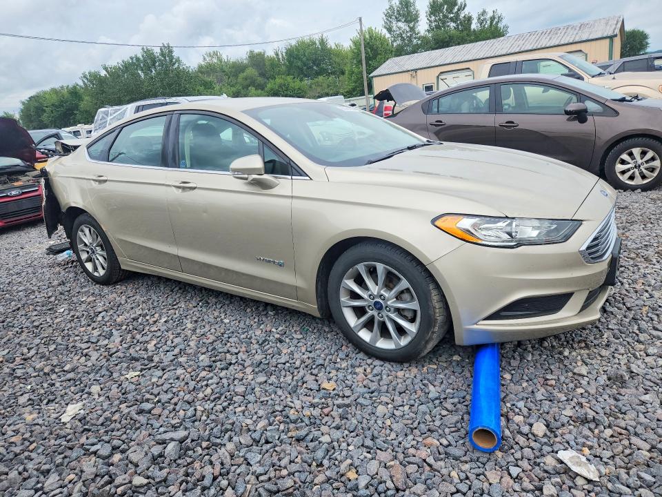 Photo 4 from auction – 2017 FORD FUSION with VIN 3FA6P0LUXHR301087