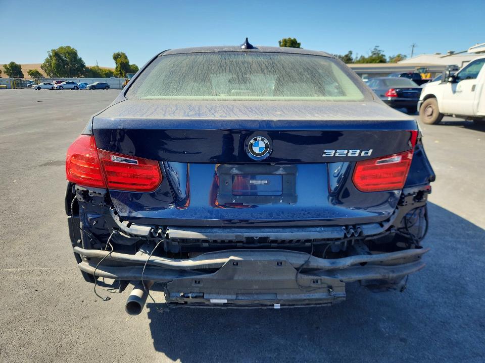 Photo 6 from auction – 2014 BMW 328 with VIN WBA3D3C55EK157025