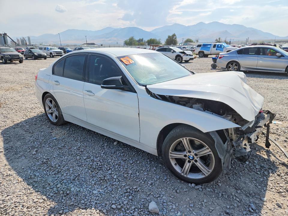 Photo 4 from auction – 2015 BMW 328 with VIN WBA3A5C59FF606625