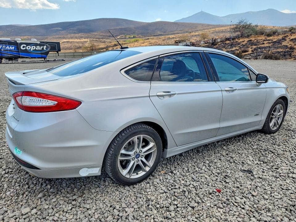 Photo 3 from auction – 2016 FORD FUSION with VIN 3FA6P0SU7GR195875