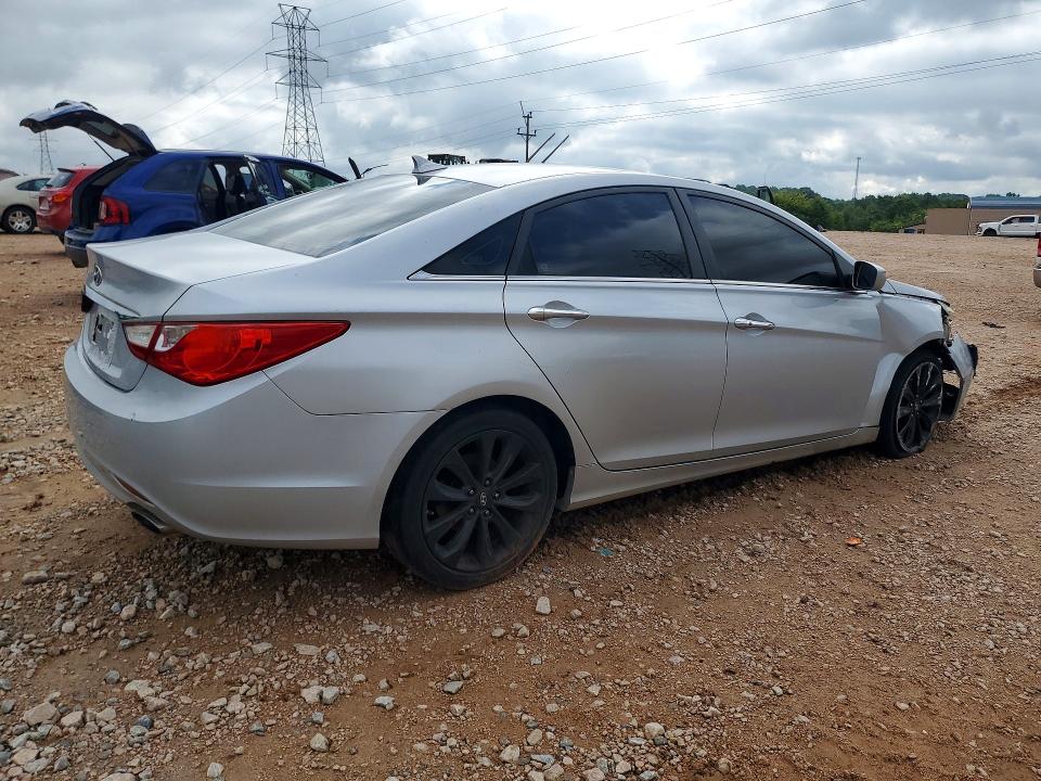 Photo 3 from auction – 2011 HYUNDAI SONATA with VIN 5NPEC4AC0BH174413