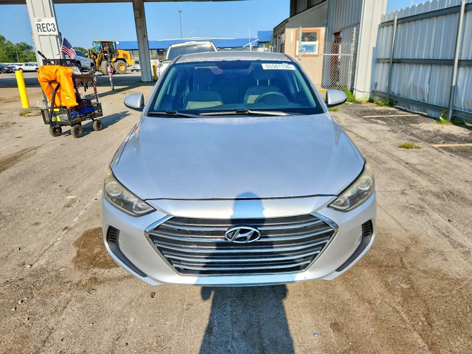 Photo 5 from auction – 2017 HYUNDAI ELANTRA with VIN 5NPD74LF7HH102544