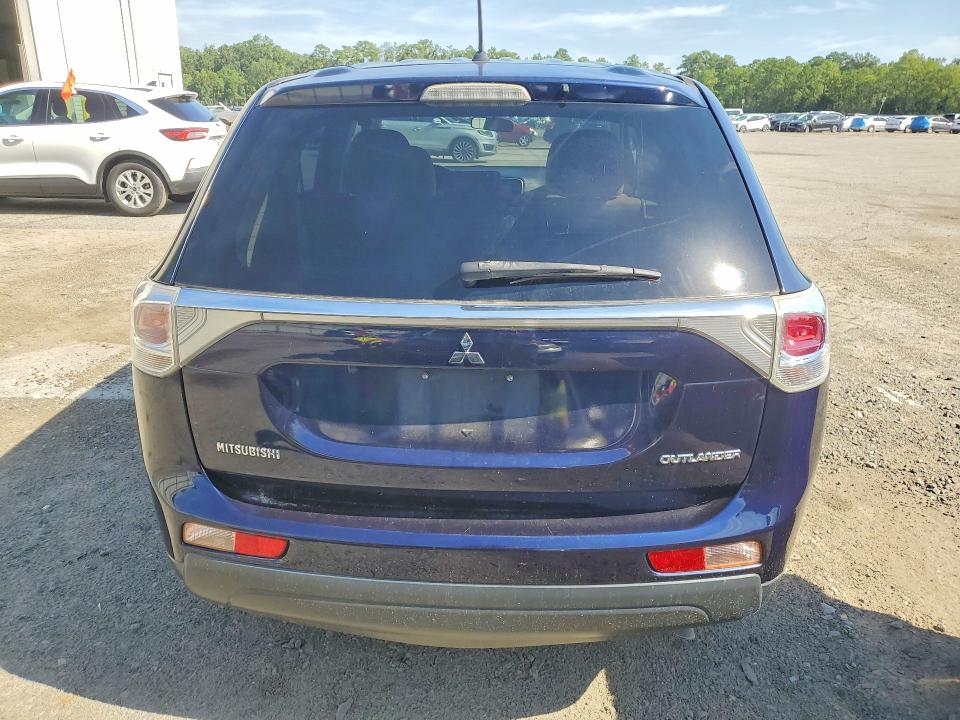 Photo 6 from auction – 2014 MITSUBISHI OUTLANDER with VIN JA4AD3A38EZ004605