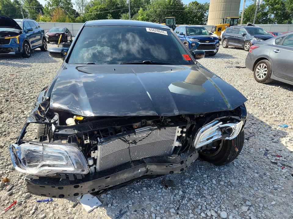 Photo 5 from auction – 2016 CHRYSLER 300 with VIN 2C3CCARG6GH262044