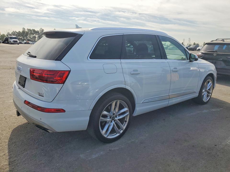 Photo 3 from auction – 2018 AUDI Q7 with VIN WA1VAAF71JD035535
