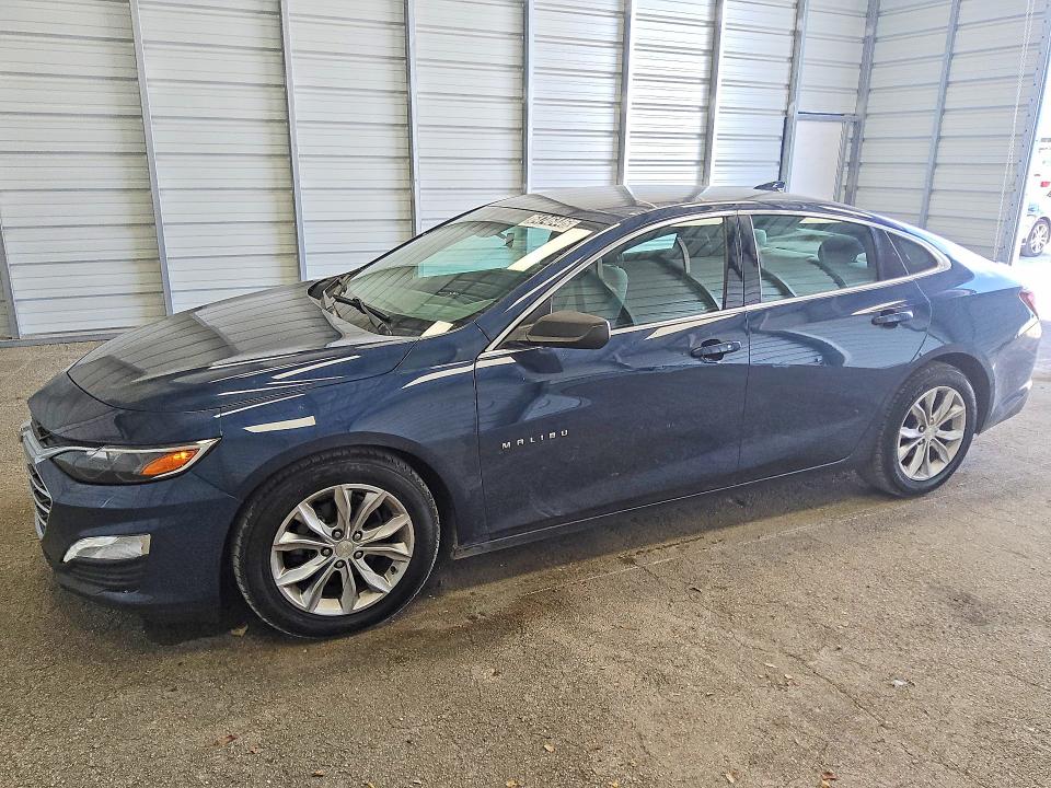 CHEVROLET MALIBU 2021 with VIN 1G1ZD5ST1MF011102 - Photo from auction