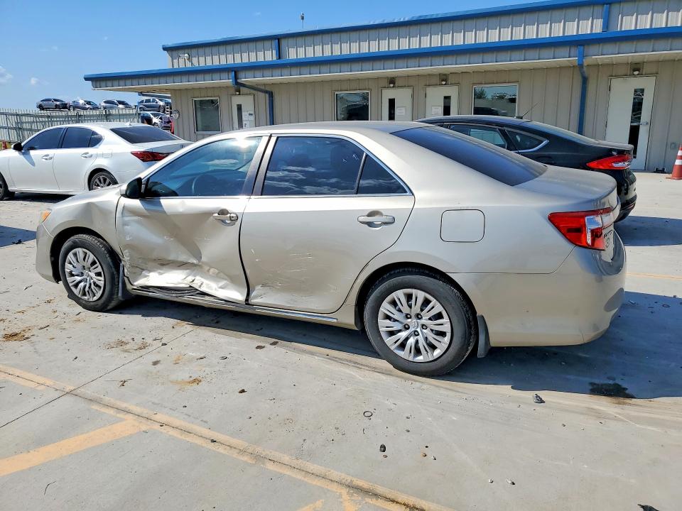 Photo 2 from auction – 2014 TOYOTA CAMRY with VIN 4T4BF1FK2ER427428
