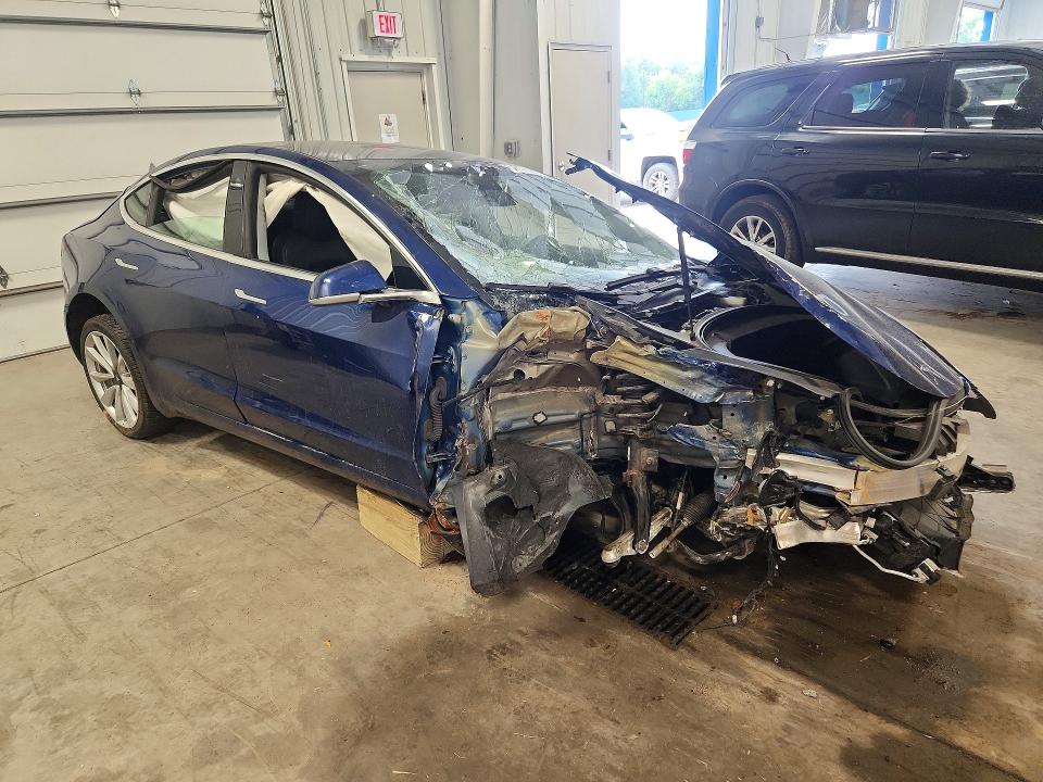 Photo 4 from auction – 2019 TESLA MODEL 3 with VIN 5YJ3E1EBXKF210995