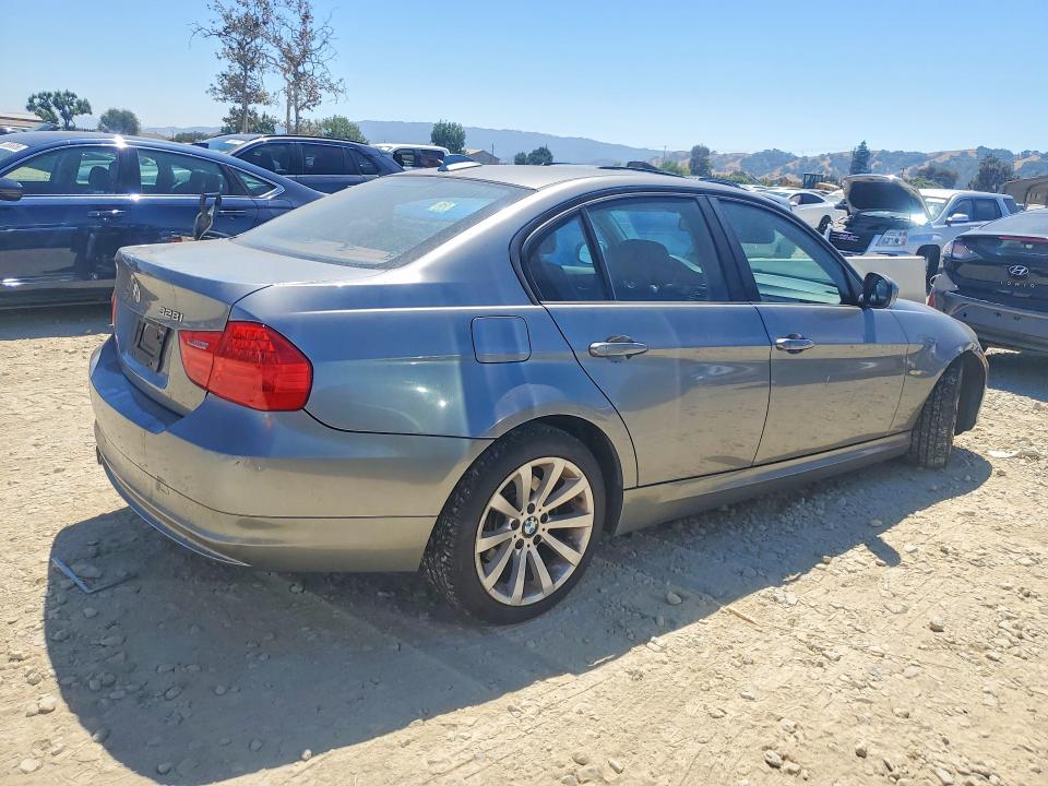 Zdjęcie 3 z aukcji – 2011 BMW 328 z VIN WBAPH5G5XBNM80279