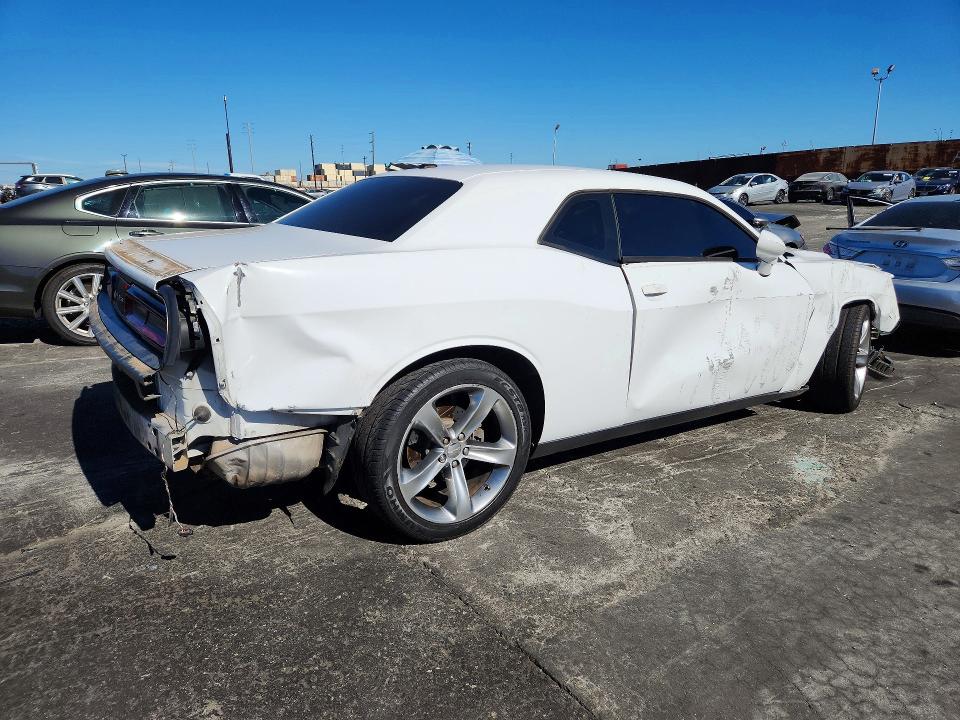 Photo 3 from auction – 2015 DODGE CHALLENGER with VIN 2C3CDZAG5FH740346