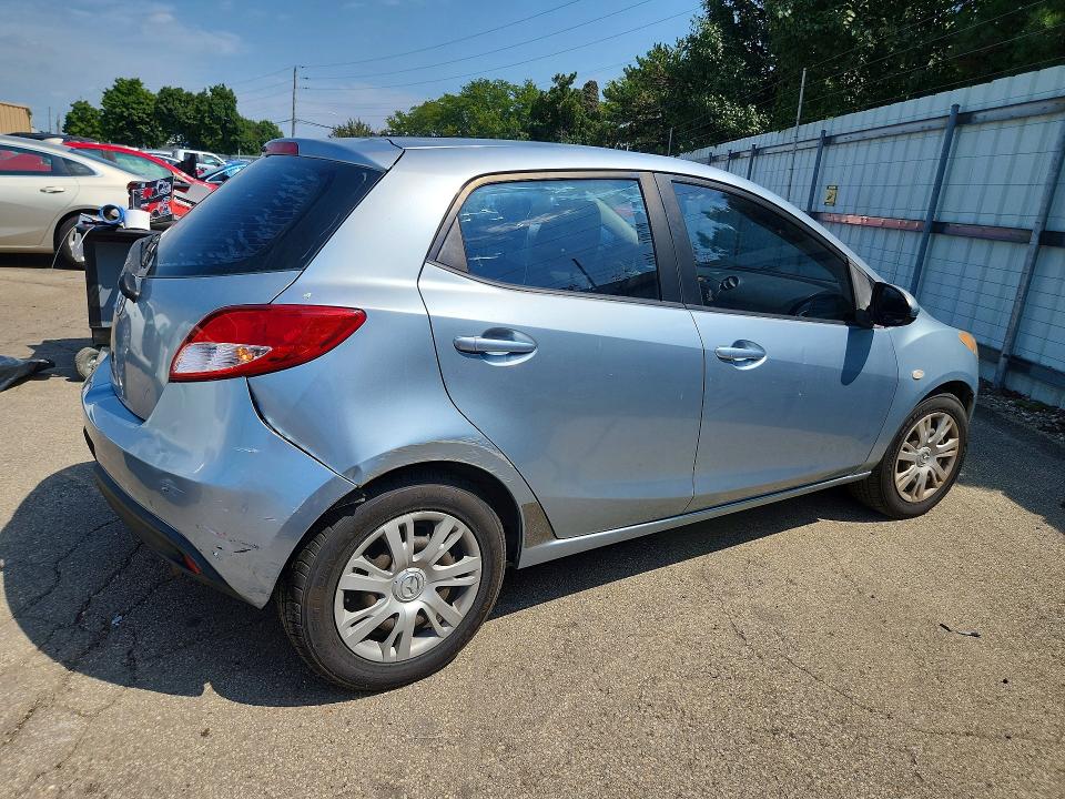 Photo 3 from auction – 2013 MAZDA MAZDA2 with VIN JM1DE1KY5D0152955