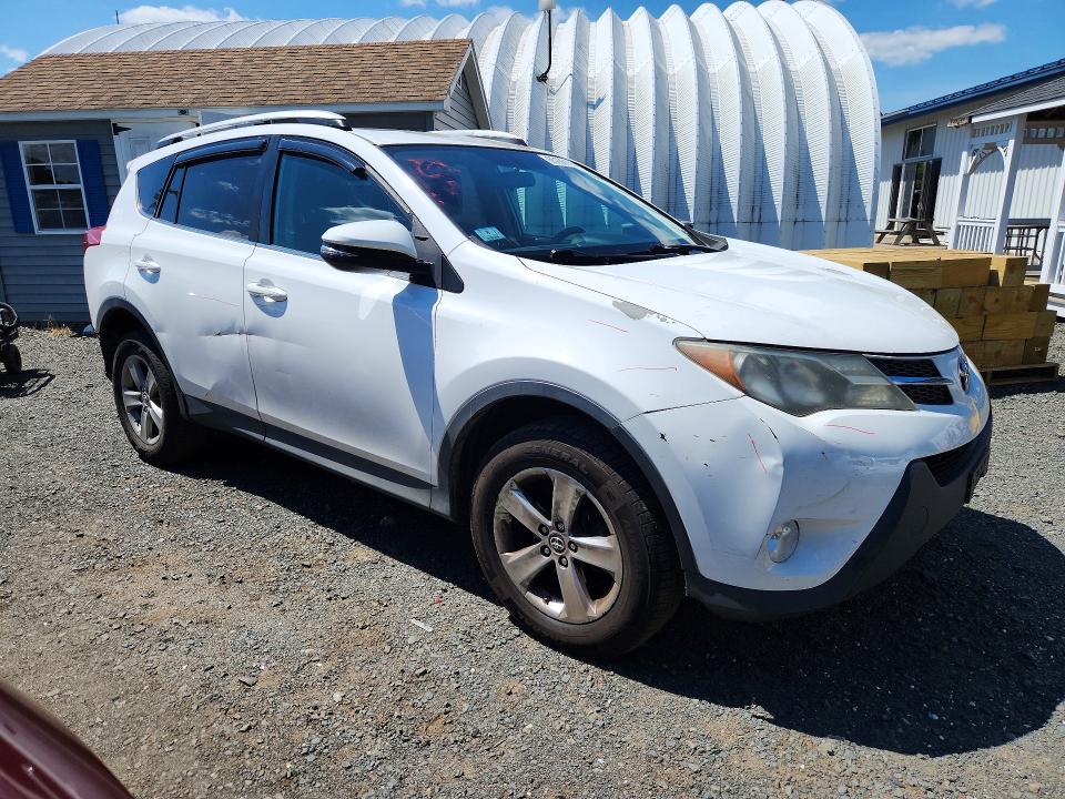 Photo 4 from auction – 2015 TOYOTA RAV4 with VIN 2T3RFREV7FW373264
