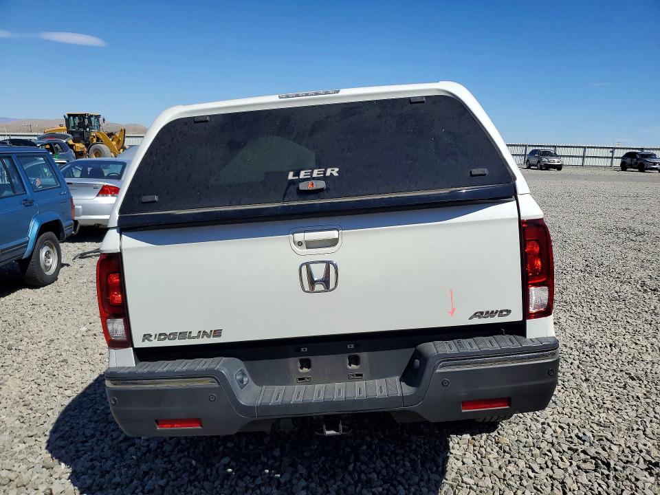 Photo 6 from auction – 2020 HONDA RIDGELINE with VIN 5FPYK3F74LB004598