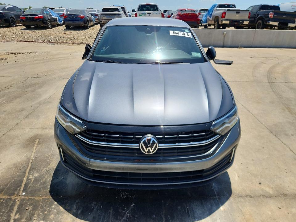 Photo 5 from auction – 2024 VOLKSWAGEN JETTA with VIN 3VWBM7BU3RM049366