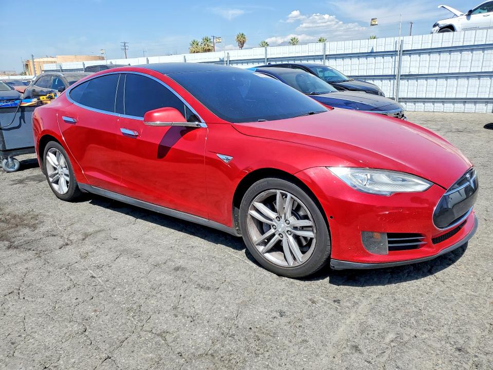 Photo 4 from auction – 2014 TESLA MODEL S with VIN 5YJSA1S14EFP29449
