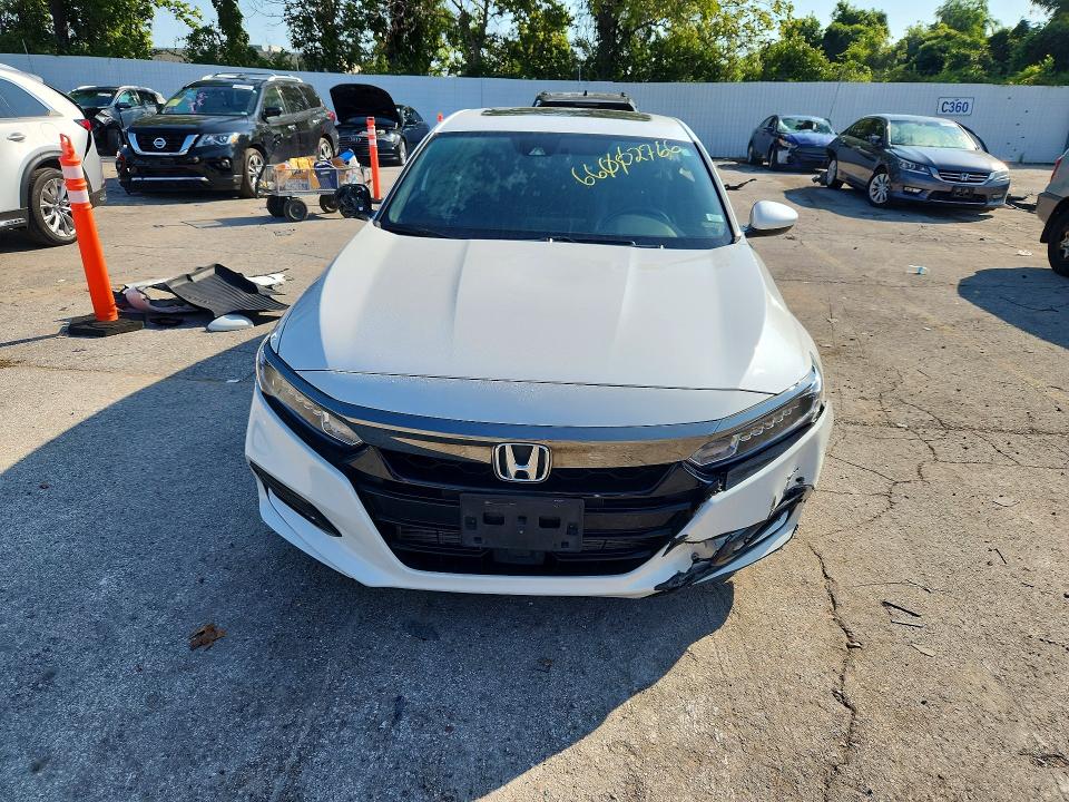 Photo 5 from auction – 2018 HONDA ACCORD with VIN 1HGCV2F33JA051405