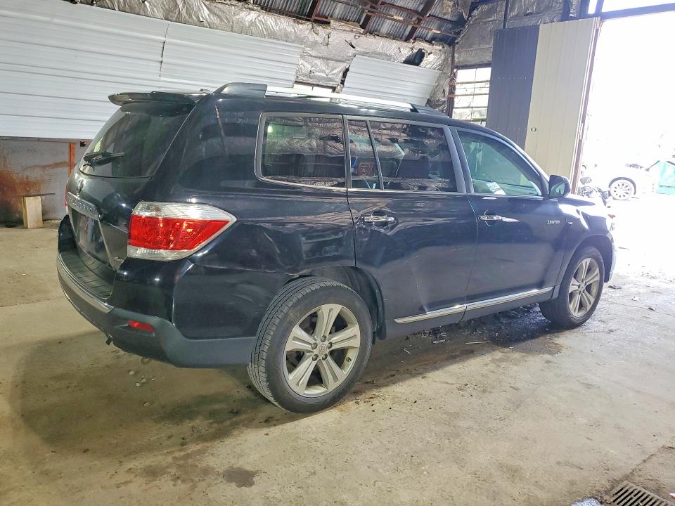 Photo 3 from auction – 2013 TOYOTA HIGHLANDER with VIN 5TDDK3EH4DS209949