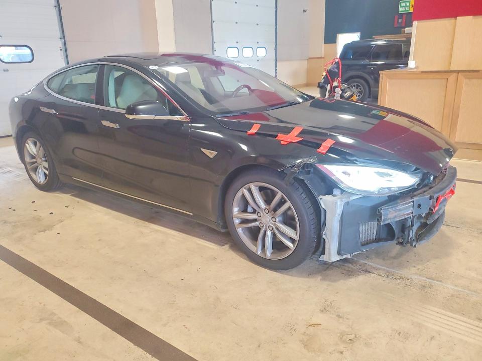 Photo 4 from auction – 2013 TESLA MODEL S with VIN 5YJSA1CN0DFP22336
