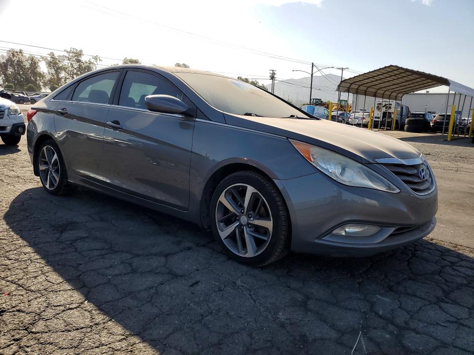 Photo 4 from auction – 2013 HYUNDAI SONATA with VIN 5NPEB4AC6DH512855