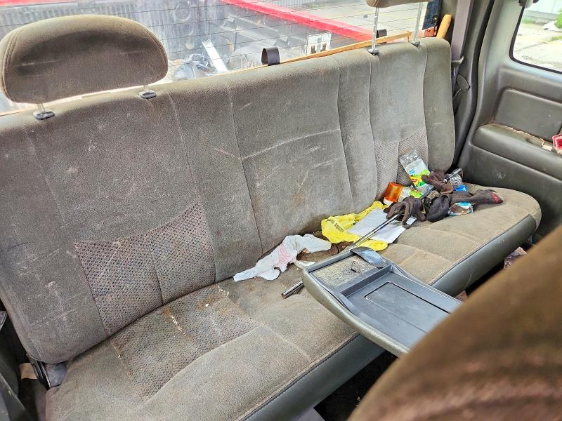 Photo 10 from auction – 2003 CHEVROLET SILVERADO with VIN 1GCEK19V23E271248