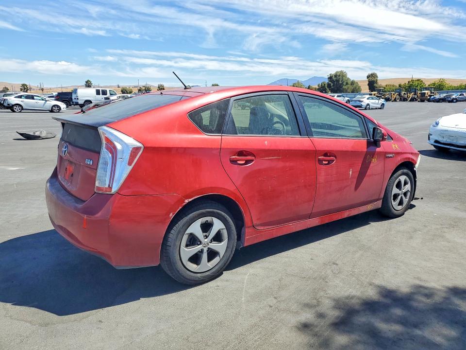 Photo 3 from auction – 2015 TOYOTA PRIUS with VIN JTDKN3DU8F0395692