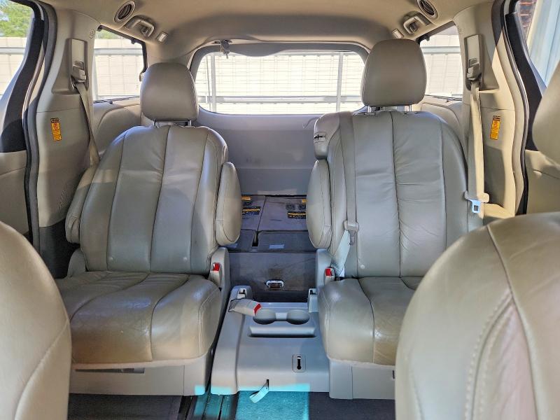 Photo 10 from auction – 2014 TOYOTA SIENNA with VIN 5TDKK3DC3ES484842