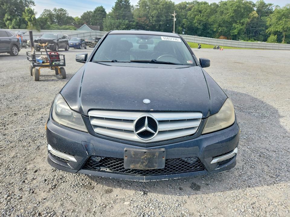 Photo 5 from auction – 2012 MERCEDES-BENZ C with VIN WDDGF4HB5CA624021