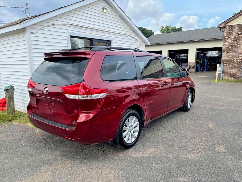 Photo 3 from auction – 2014 TOYOTA SIENNA with VIN 5TDJK3DC3ES076630